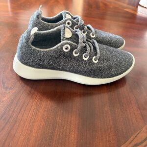 Allbirds The Wool Runners Size 7 Sneakers Gray White